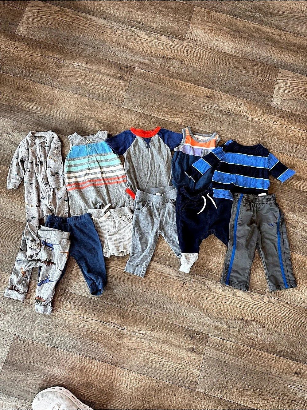 Old Navy boys 6 month Kids Mixed Outfit Set in Gray & Blue